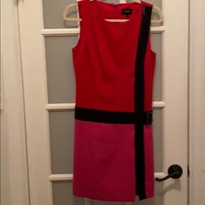 Shelli Segal Red and Pink low belted mini dress